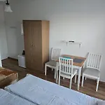 Goscinne Elzbieta Chylinska *