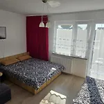 Goscinne Elzbieta Chylinska *