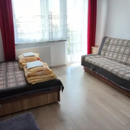 Goscinne Elzbieta Chylinska *