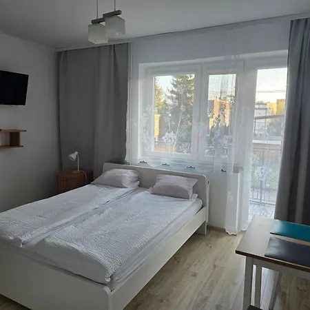 Goscinne Elzbieta Chylinska *